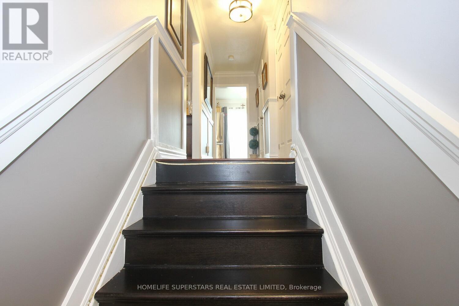 76 Morley Crescent, Brampton, Ontario  L6S 3K8 - Photo 4 - W12205201