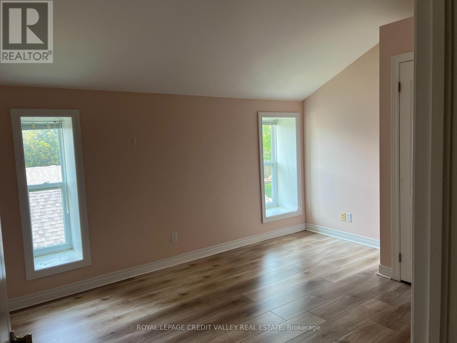 41b Upper - 41-43 Church Street E, Halton Hills, Ontario  L7J 1K6 - Photo 10 - W12206567