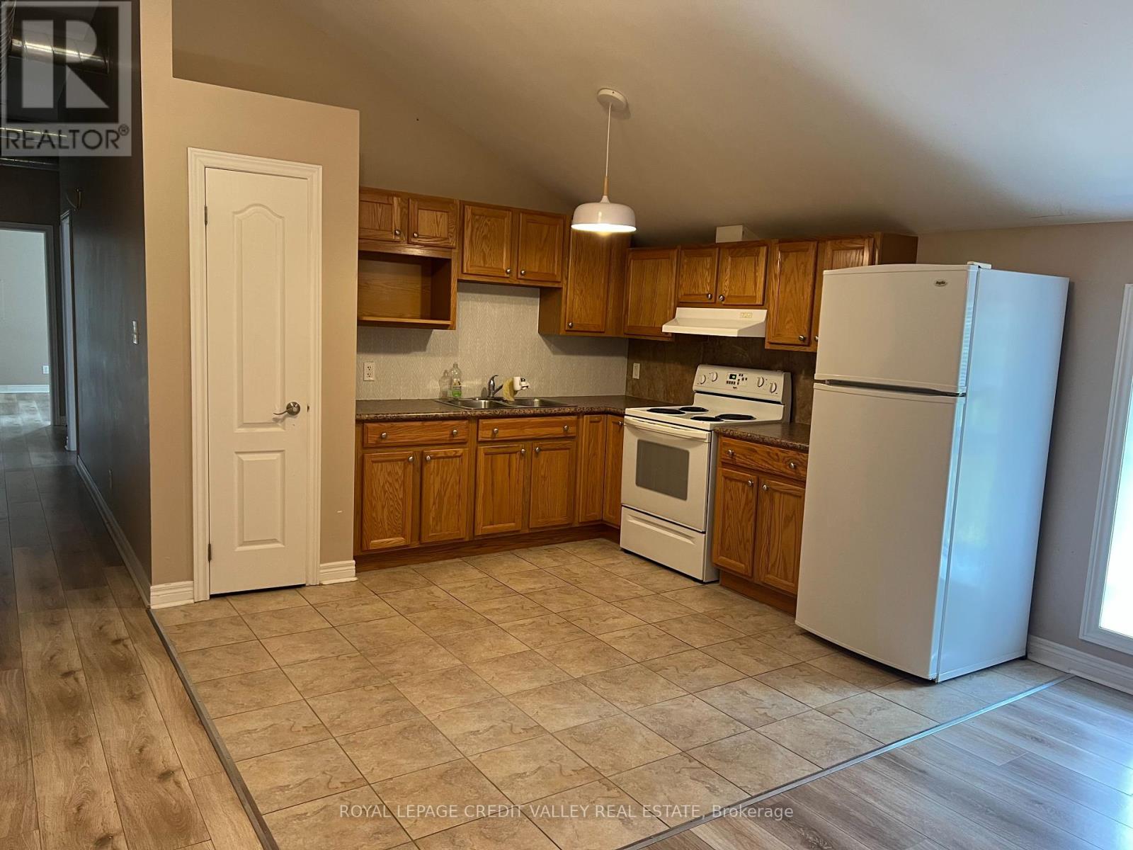 41b Upper - 41-43 Church Street E, Halton Hills, Ontario  L7J 1K6 - Photo 6 - W12206567