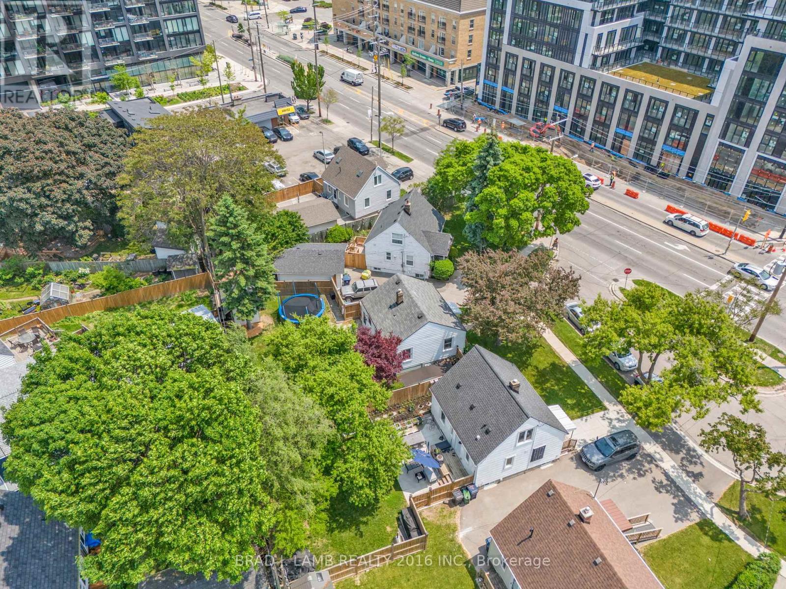 794 The Queensway, Toronto, Ontario  M8Z 1N5 - Photo 20 - W12207714