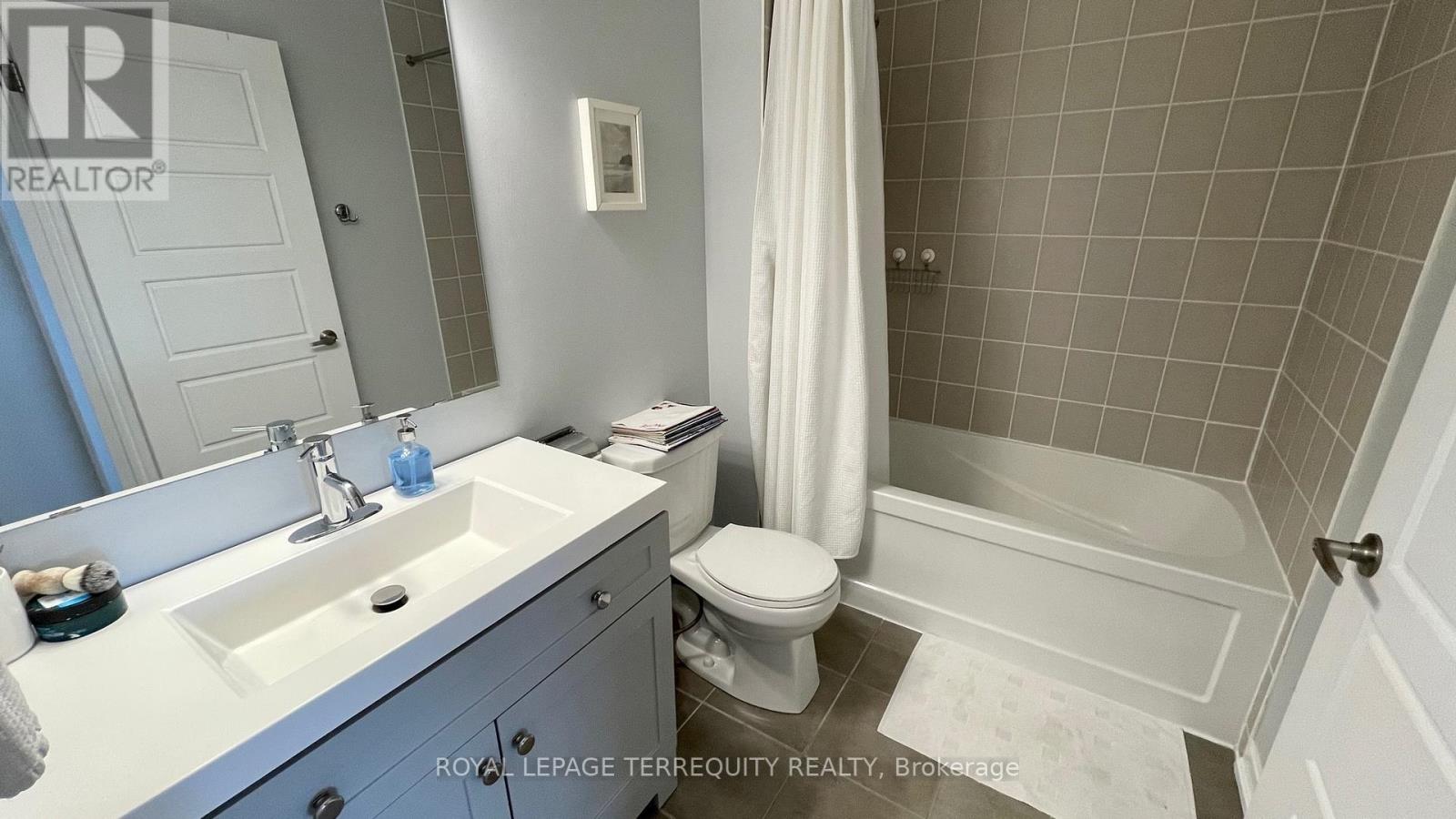152 - 165 Hampshire Way, Milton (De Dempsey), Ontario  L9T 8M7 - Photo 10 - W12207730