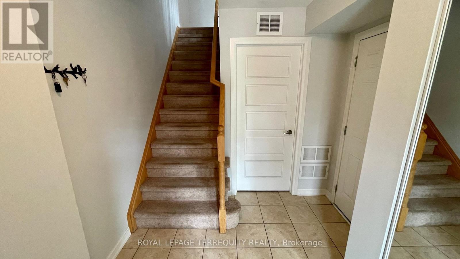 152 - 165 Hampshire Way, Milton (De Dempsey), Ontario  L9T 8M7 - Photo 16 - W12207730