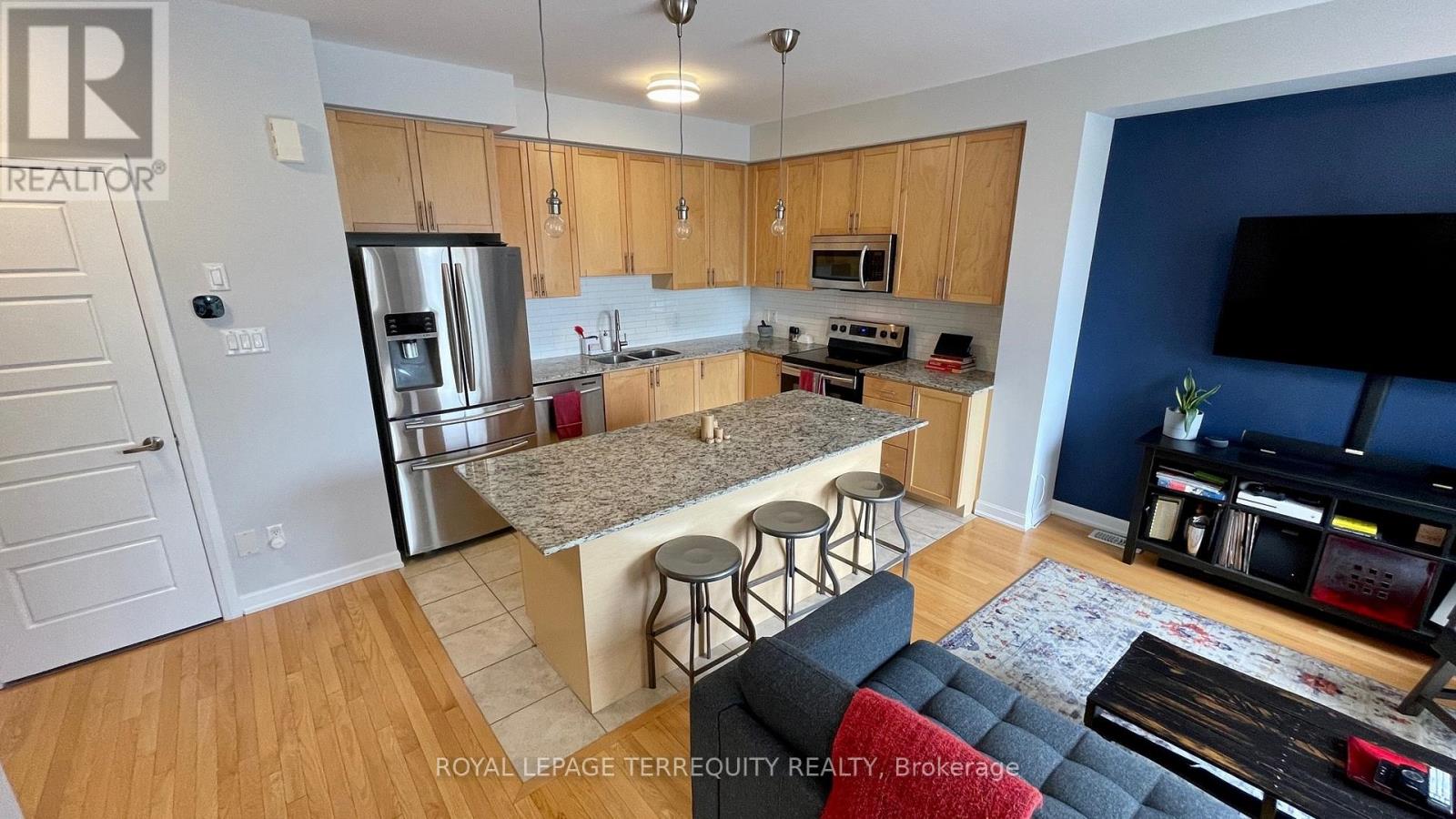 152 - 165 Hampshire Way, Milton (De Dempsey), Ontario  L9T 8M7 - Photo 4 - W12207730