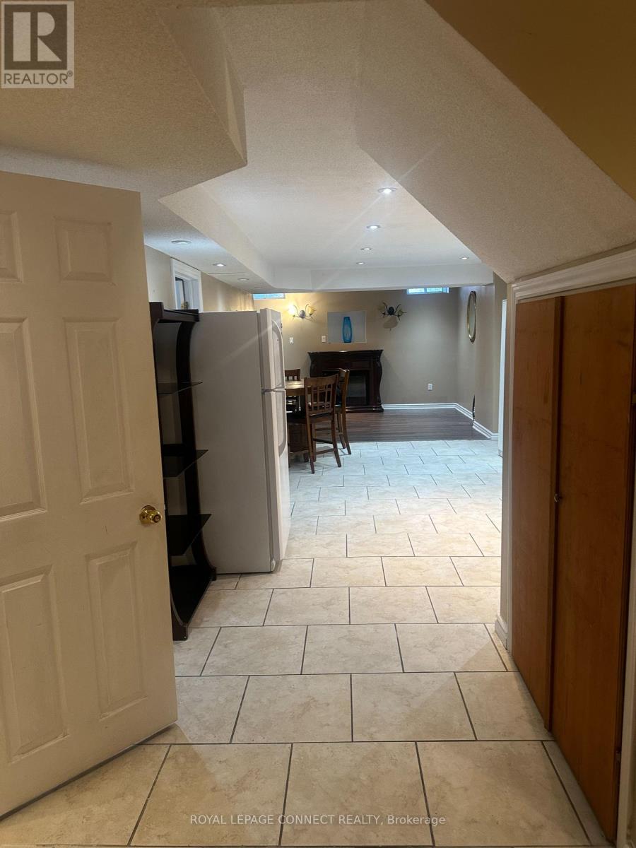 534 Warhol Way, Mississauga (Meadowvale Village), Ontario  L5W 1M2 - Photo 3 - W12207737