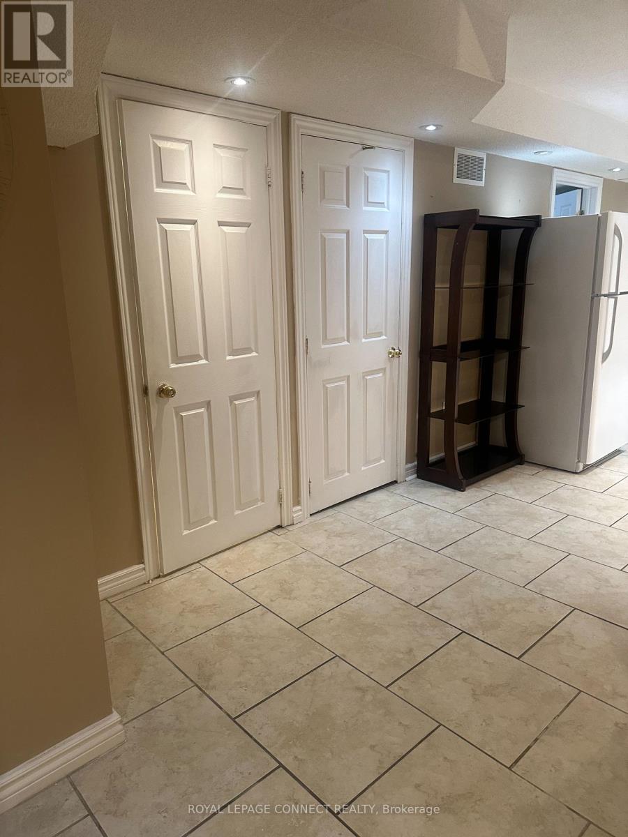534 Warhol Way, Mississauga (Meadowvale Village), Ontario  L5W 1M2 - Photo 5 - W12207737