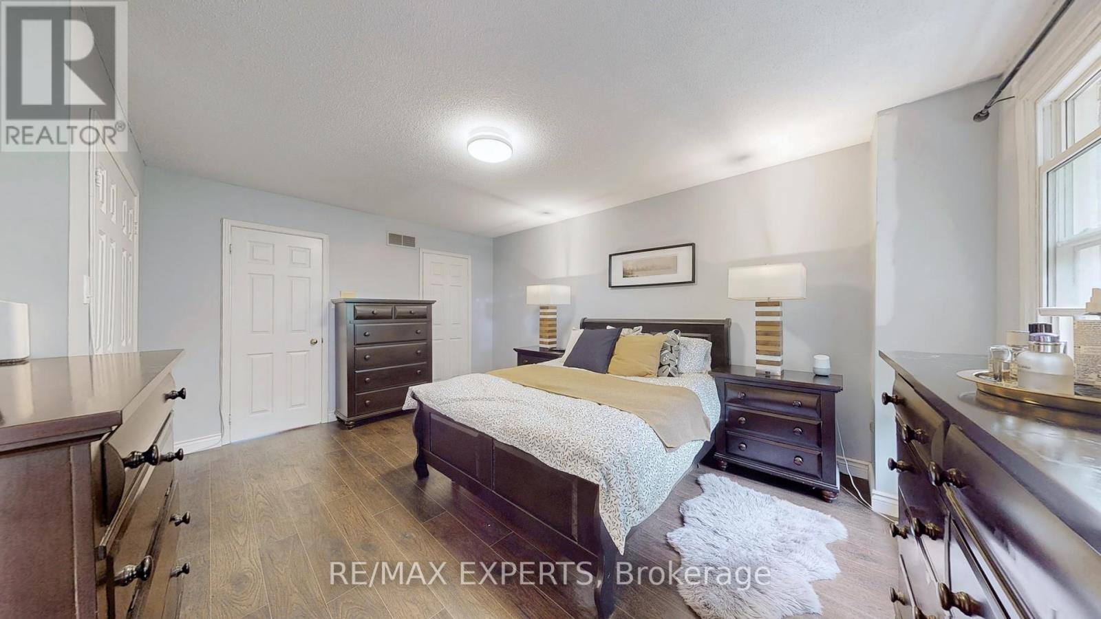 43 Tamarack Circle, Toronto, Ontario  M9P 3T9 - Photo 18 - W12207744