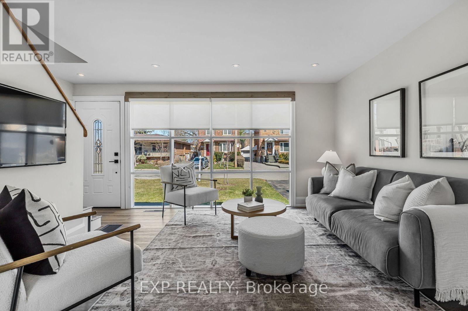 75 Alder Crescent, Toronto (Long Branch), Ontario  M8W 1E1 - Photo 4 - W12207747