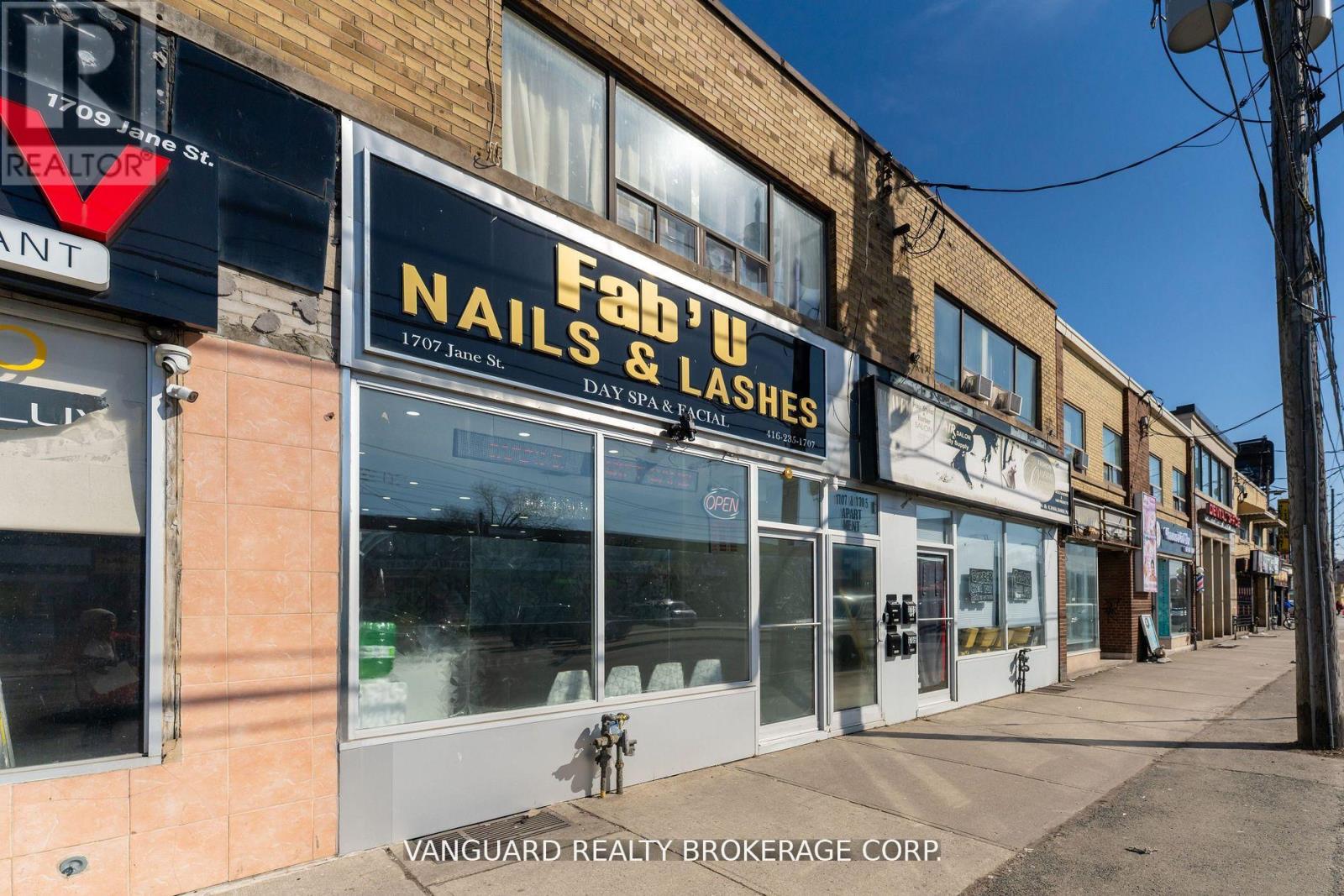 Main Floor - 1705-1707 Jane Street, Toronto (Rustic), Ontario  M9N 2S3 - Photo 1 - W12207753