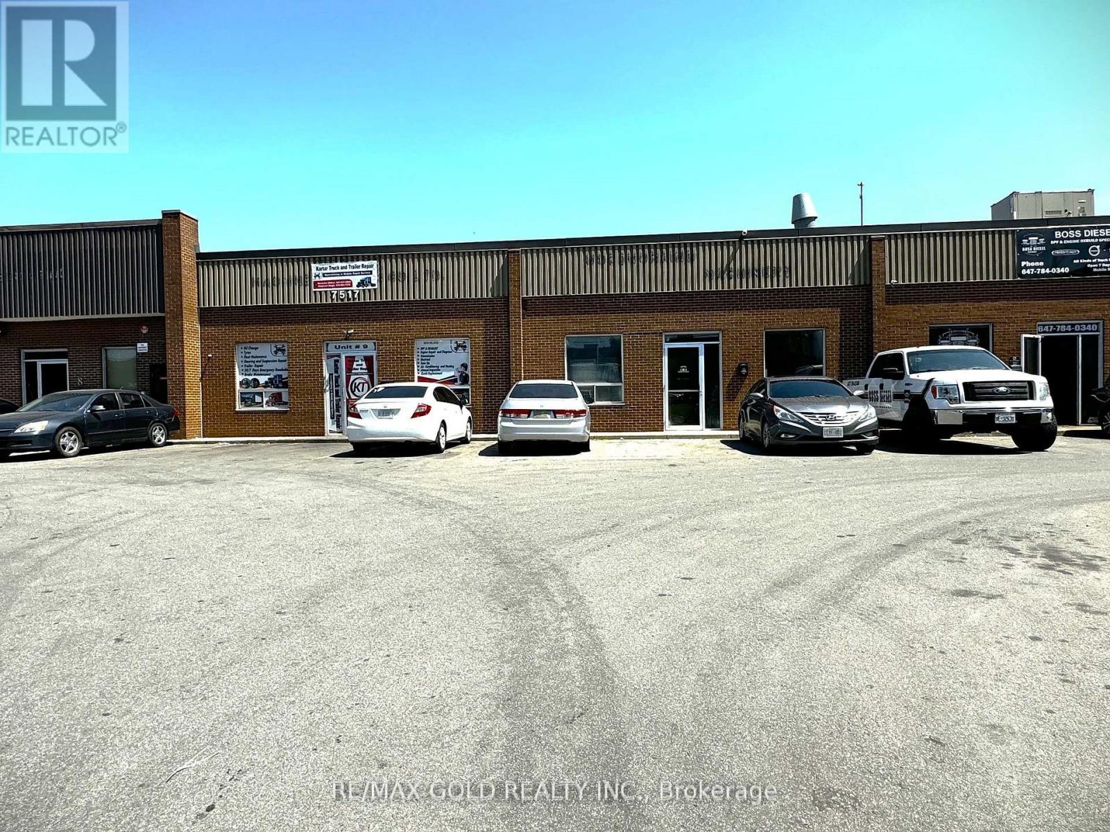 #10 - 7517 Bren Road, Mississauga, Ontario  L4T 3V4 - Photo 2 - W12207821