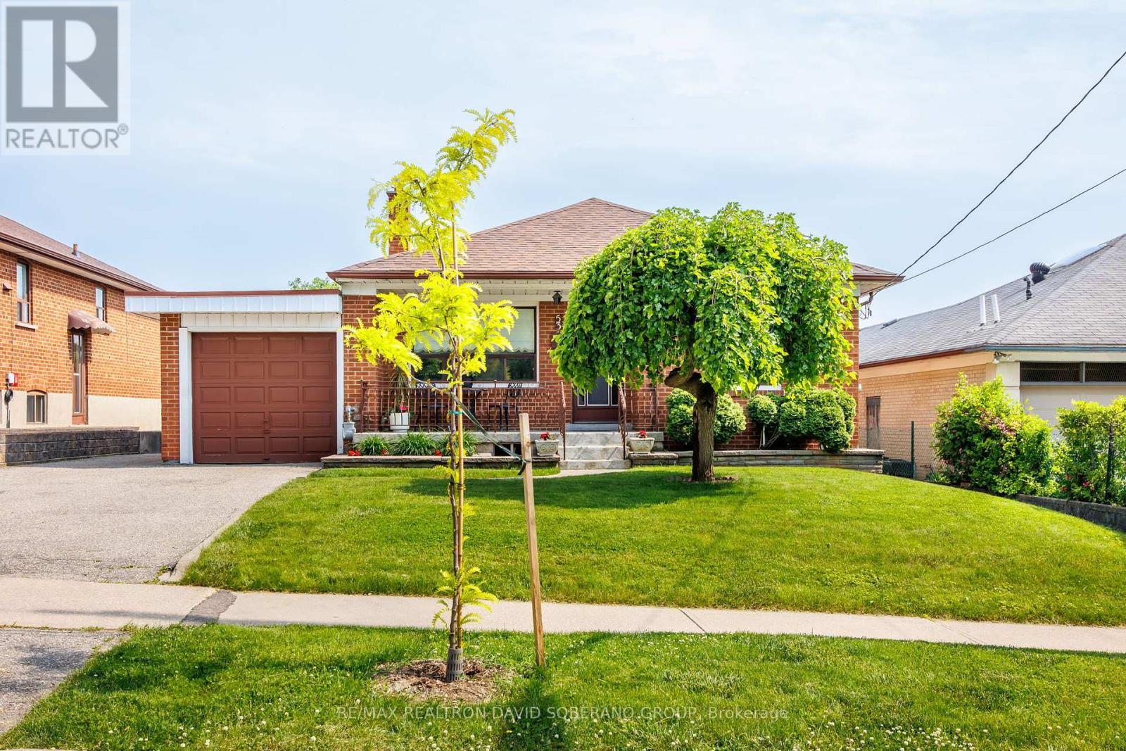 53 Flamborough Drive, Toronto (Brookhaven-Amesbury), Ontario  M6M 2R5 - Photo 2 - W12207834