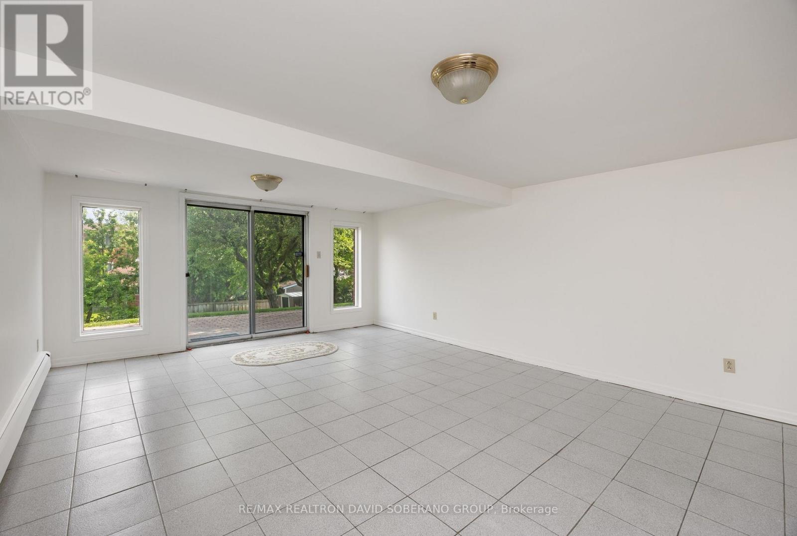 53 Flamborough Drive, Toronto (Brookhaven-Amesbury), Ontario  M6M 2R5 - Photo 30 - W12207834