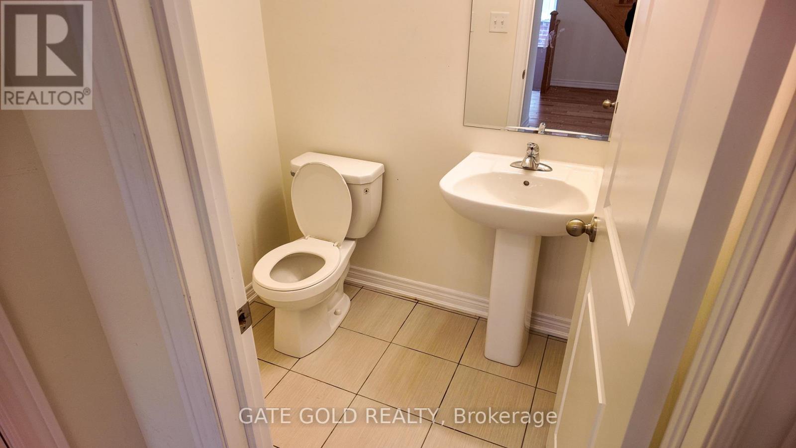 47 Donald Stewart Road, Brampton, Ontario  L7A 5J8 - Photo 4 - W12207895