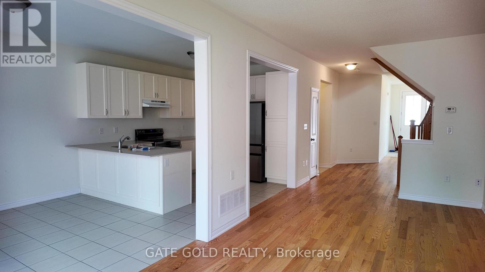 47 Donald Stewart Road, Brampton, Ontario  L7A 5J8 - Photo 8 - W12207895