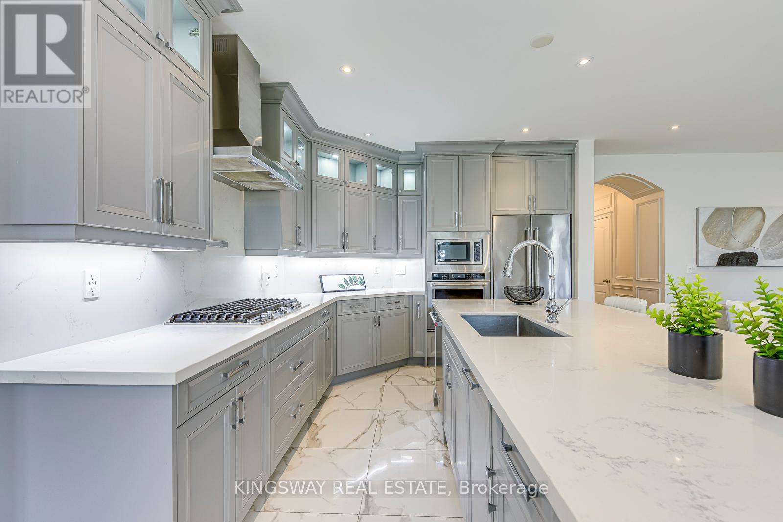 3232 Larry Crescent, Oakville, Ontario  L6M 0T1 - Photo 14 - W12207907