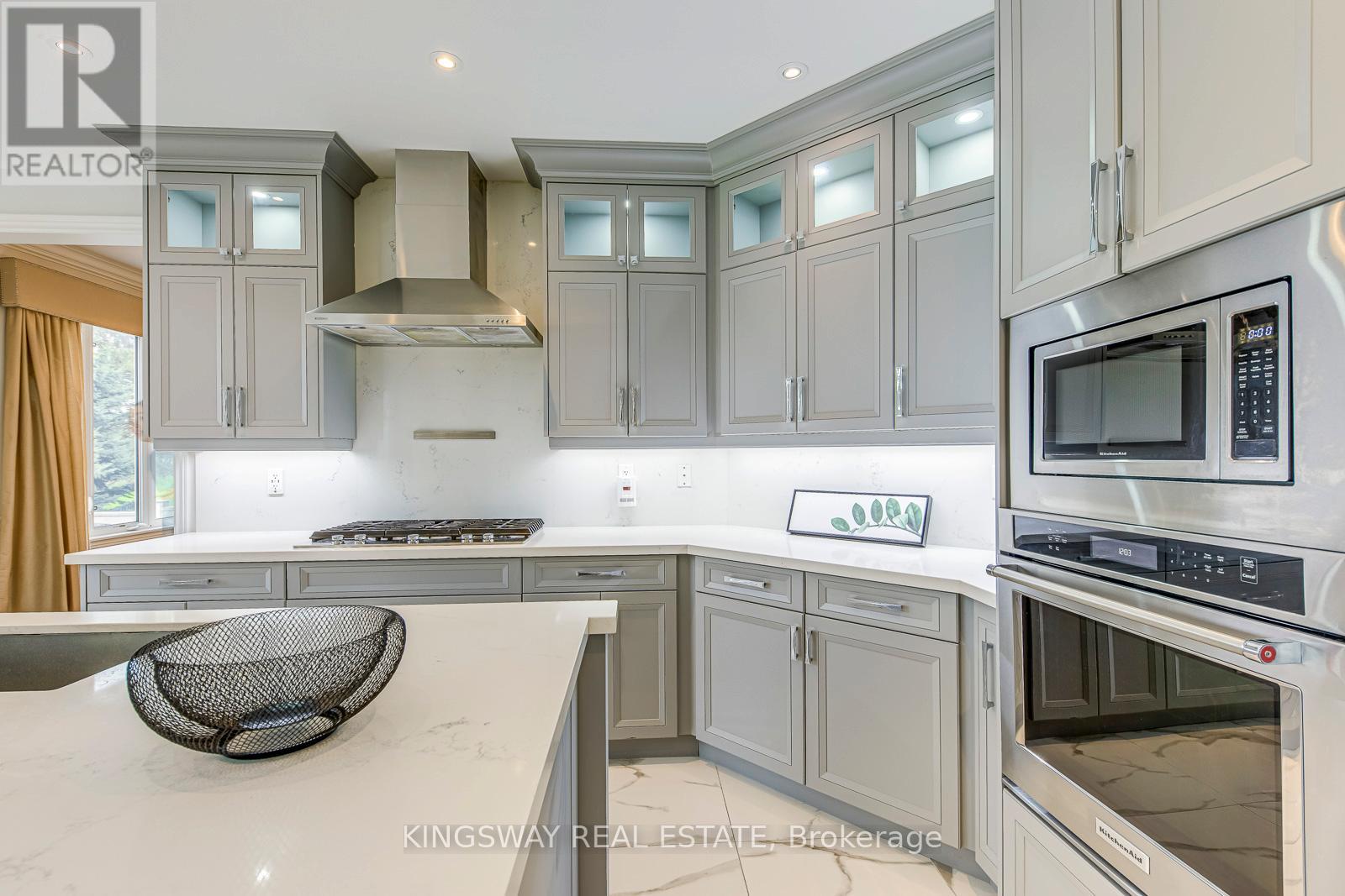 3232 Larry Crescent, Oakville, Ontario  L6M 0T1 - Photo 15 - W12207907