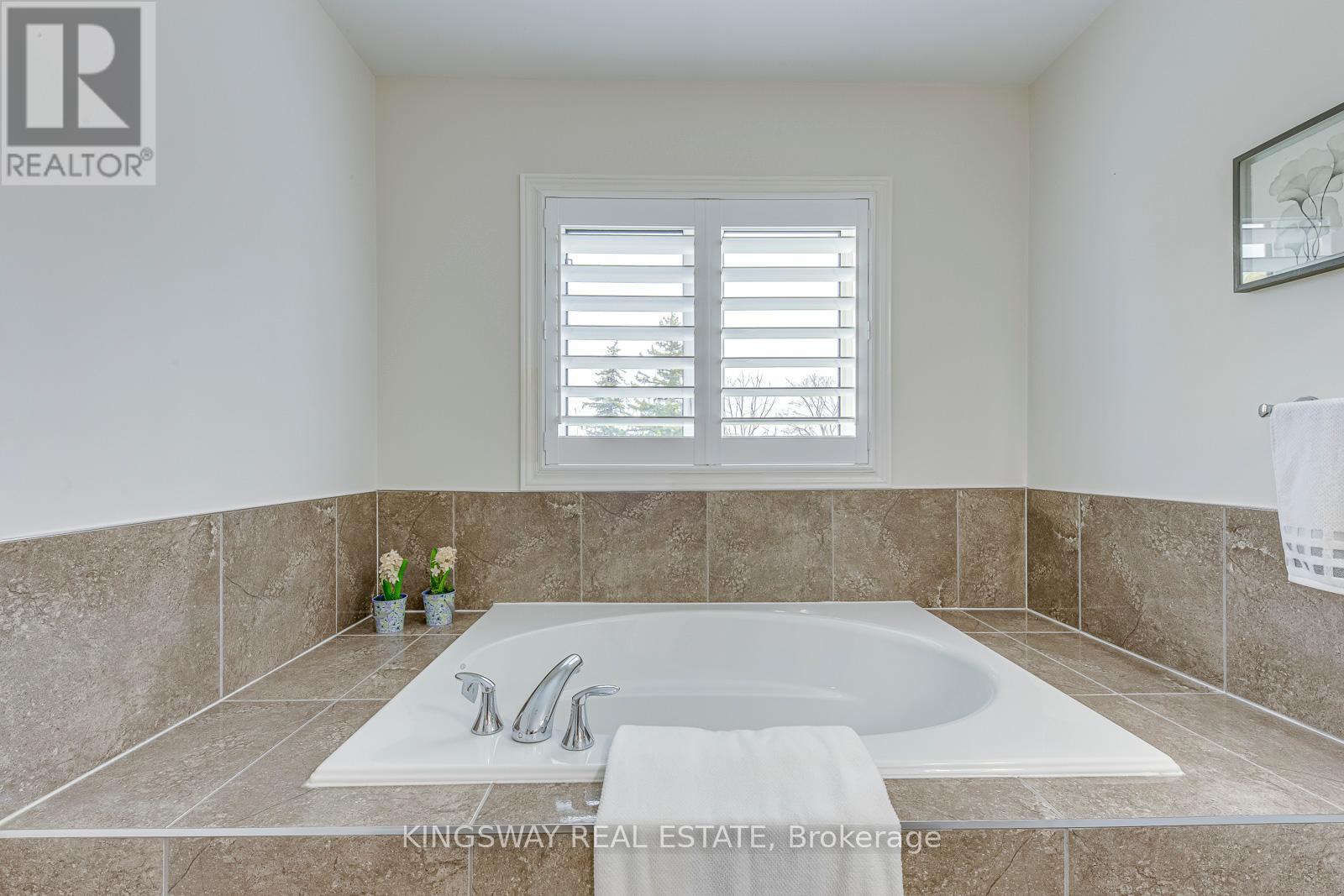 3232 Larry Crescent, Oakville, Ontario  L6M 0T1 - Photo 28 - W12207907