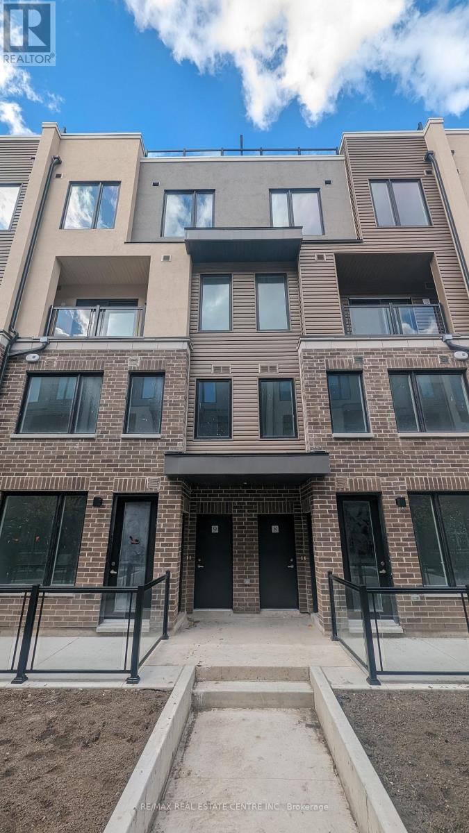 9 - 3550 Colonial Drive, Mississauga, Ontario  L5L 5T3 - Photo 2 - W12207933