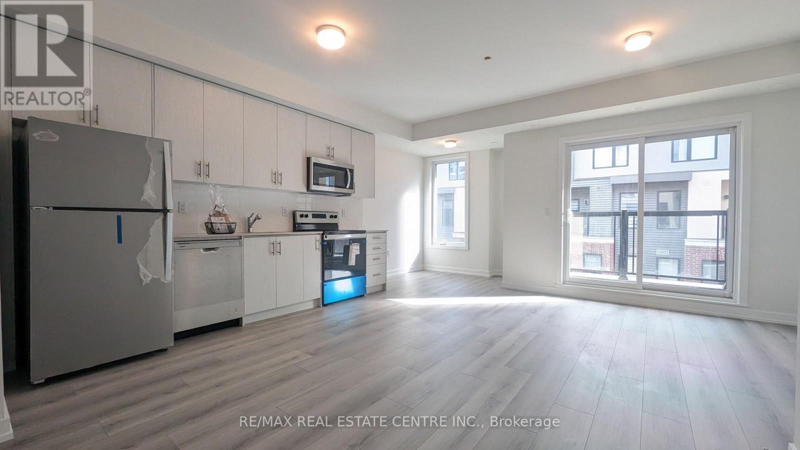 9 - 3550 Colonial Drive, Mississauga, Ontario  L5L 5T3 - Photo 3 - W12207933