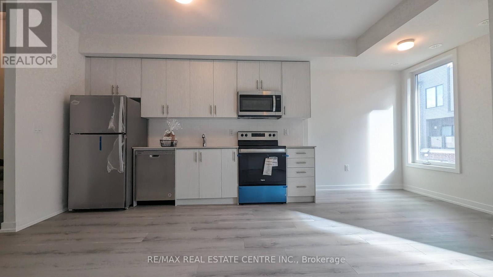 9 - 3550 Colonial Drive, Mississauga, Ontario  L5L 5T3 - Photo 4 - W12207933
