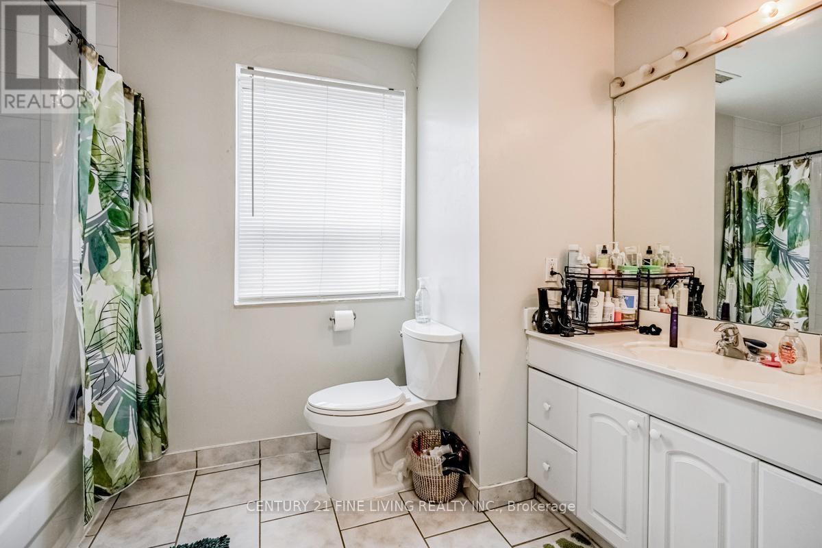3048 Dundas Street W, Toronto, Ontario  M6P 1Z3 - Photo 16 - W12207937