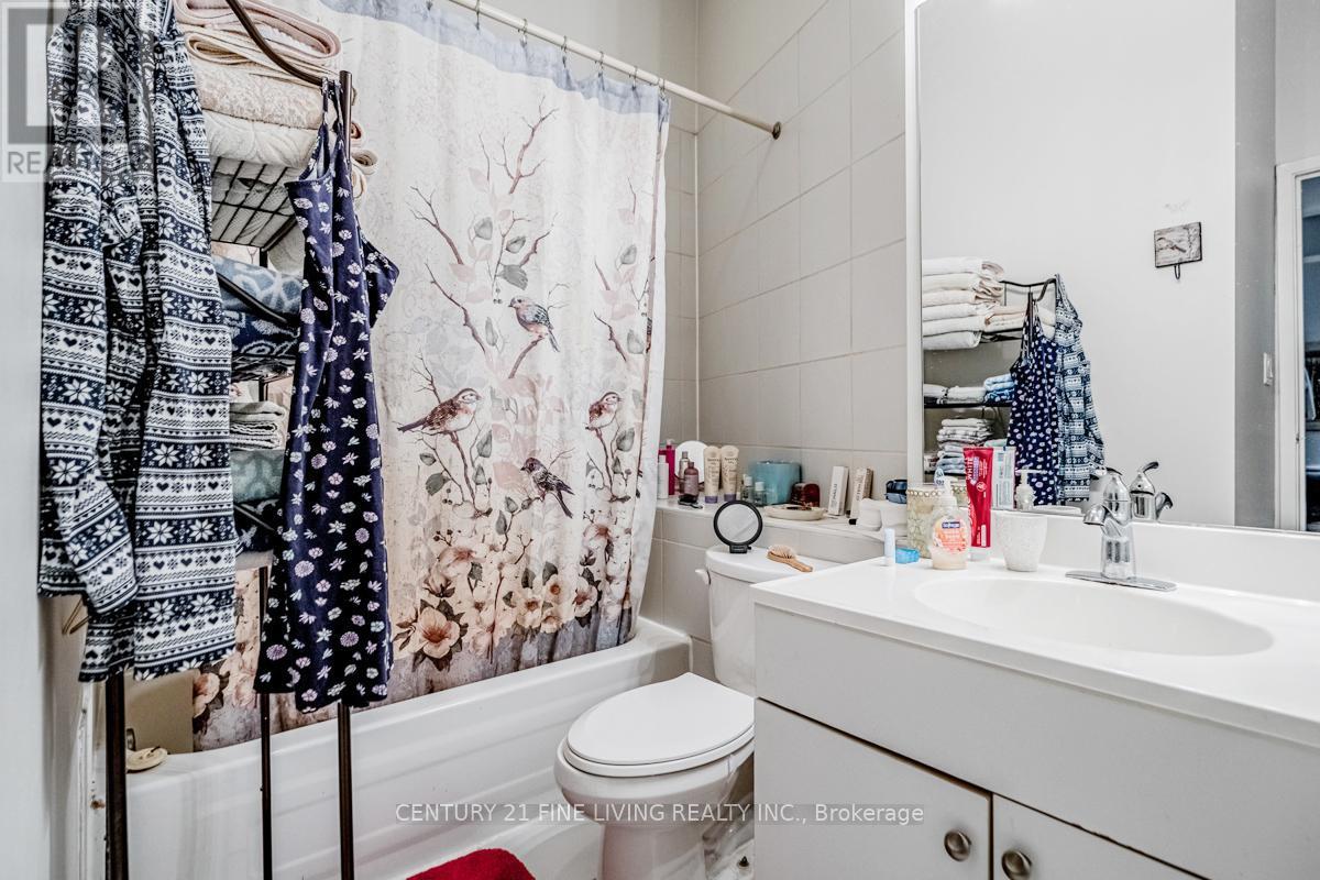 3048 Dundas Street W, Toronto, Ontario  M6P 1Z3 - Photo 23 - W12207937