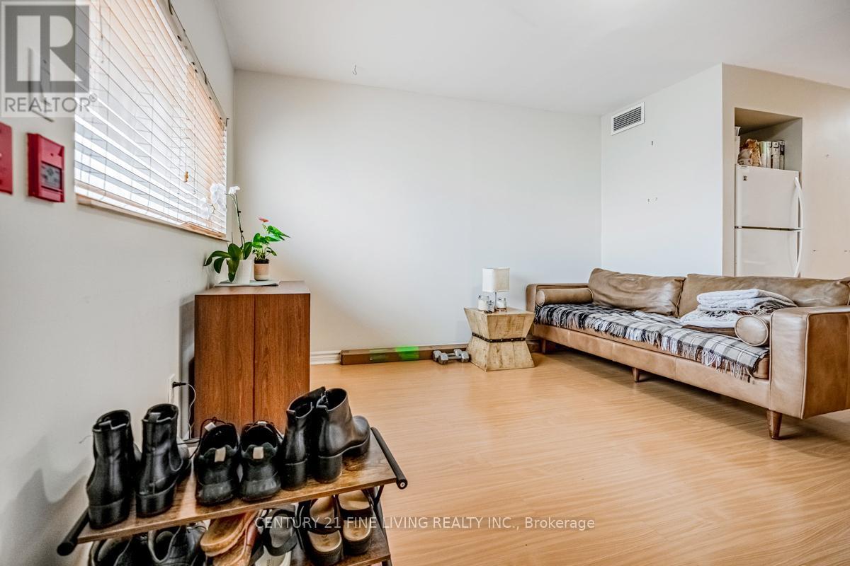 3048 Dundas Street W, Toronto, Ontario  M6P 1Z3 - Photo 28 - W12207937
