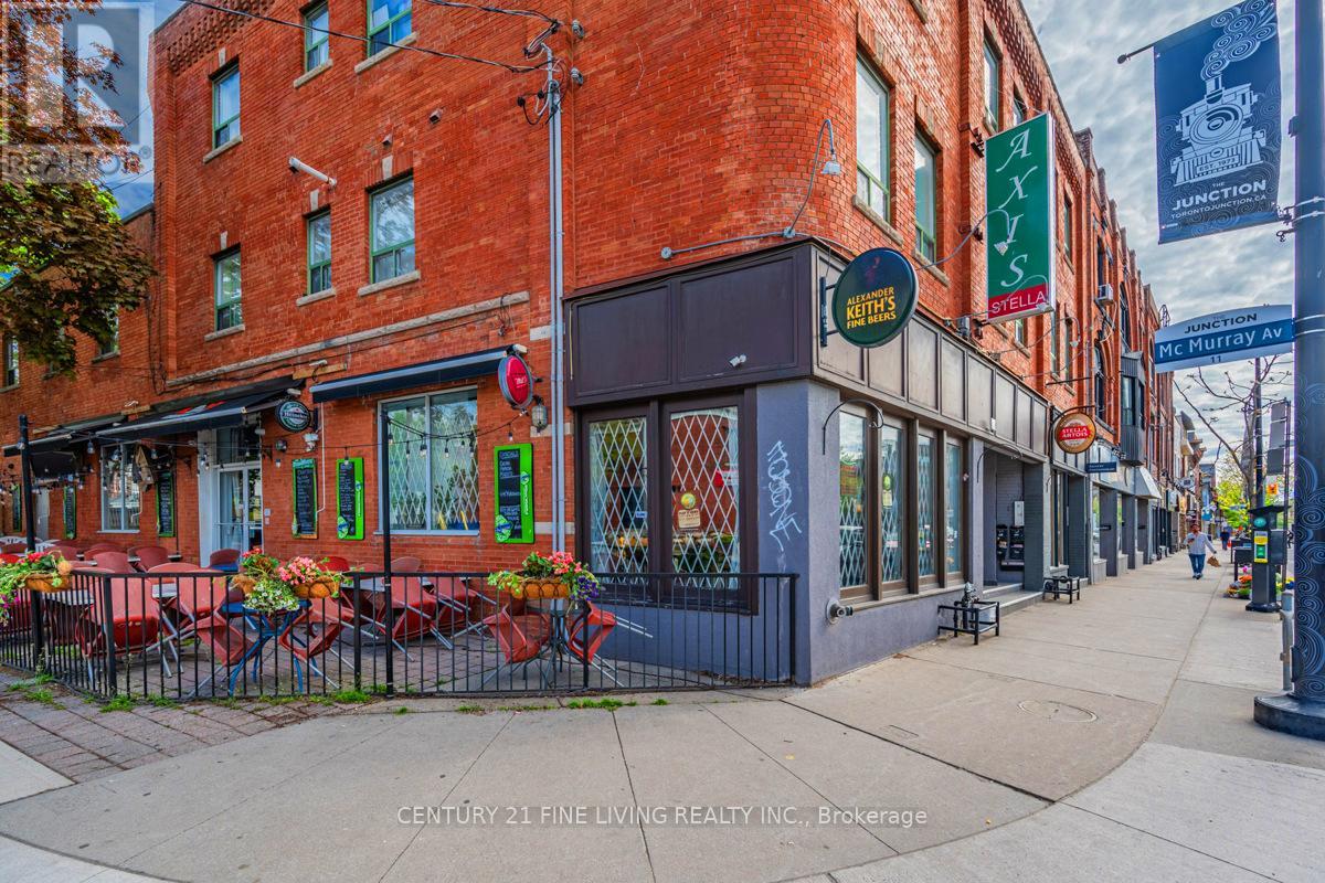3048 Dundas Street W, Toronto, Ontario  M6P 1Z3 - Photo 4 - W12207937