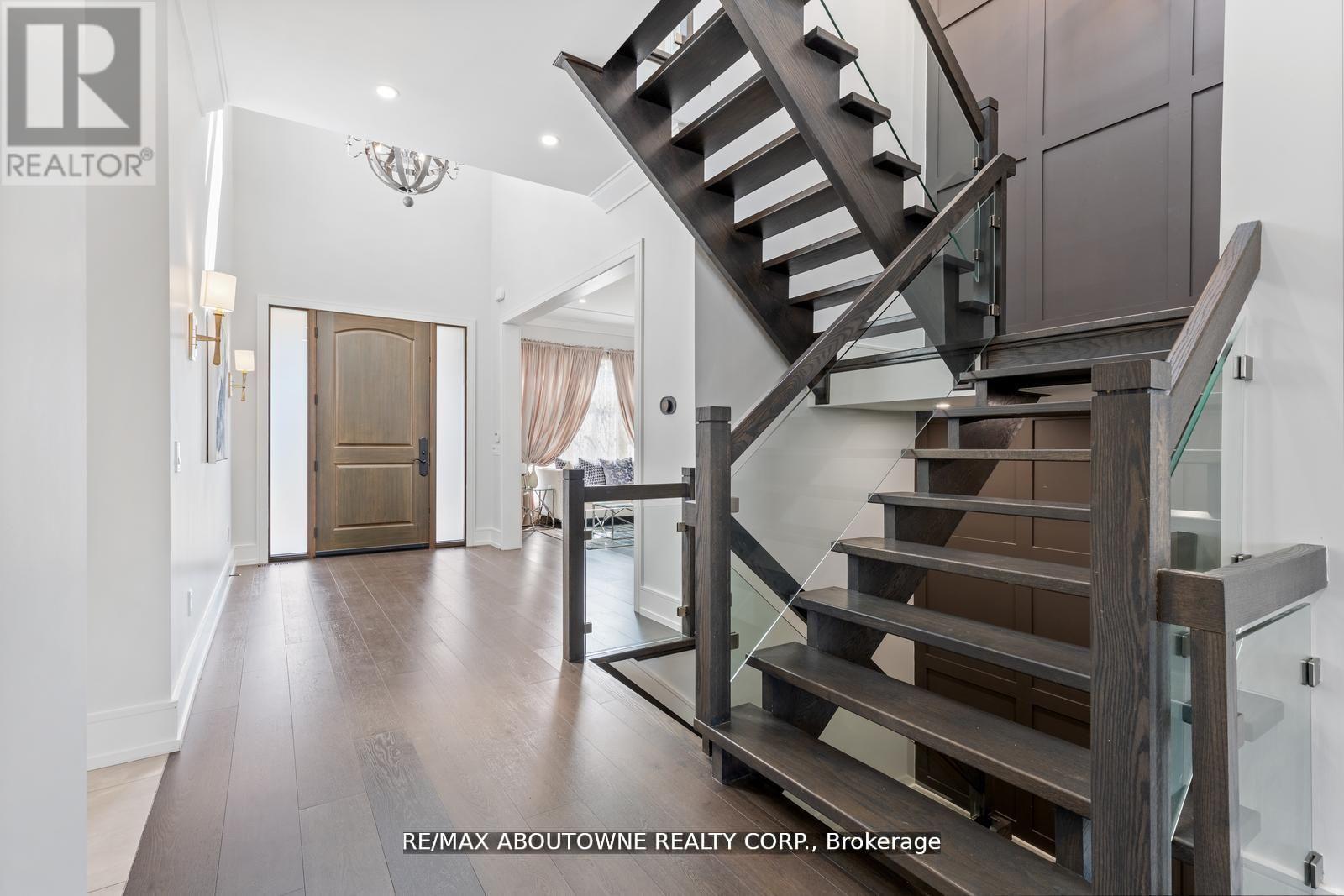 265 Woodale Avenue, Oakville (Wo West), Ontario  L6K 2N3 - Photo 18 - W12207979