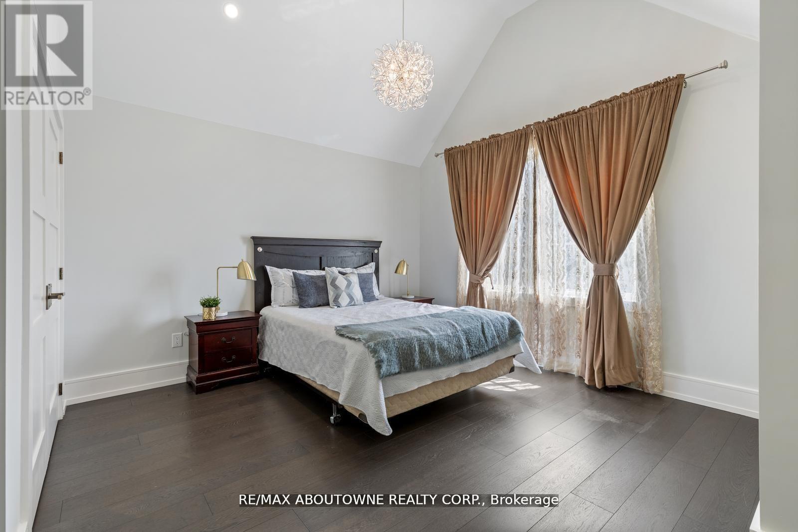 265 Woodale Avenue, Oakville (Wo West), Ontario  L6K 2N3 - Photo 25 - W12207979