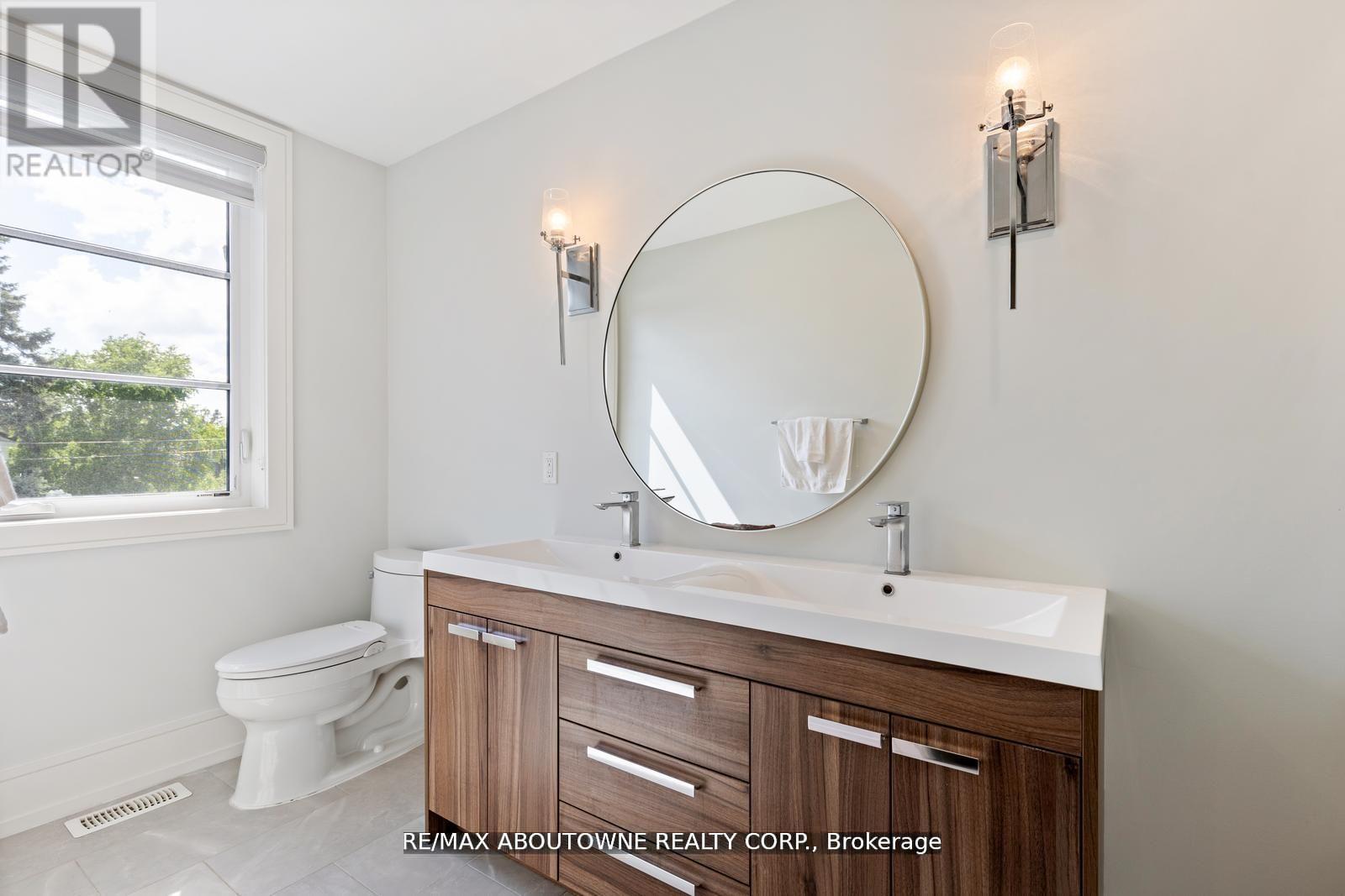 265 Woodale Avenue, Oakville (Wo West), Ontario  L6K 2N3 - Photo 26 - W12207979