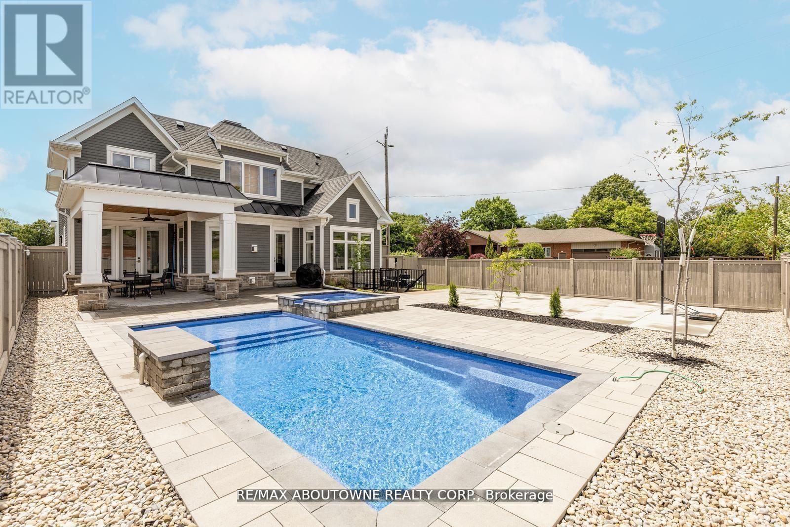 265 Woodale Avenue, Oakville (Wo West), Ontario  L6K 2N3 - Photo 3 - W12207979