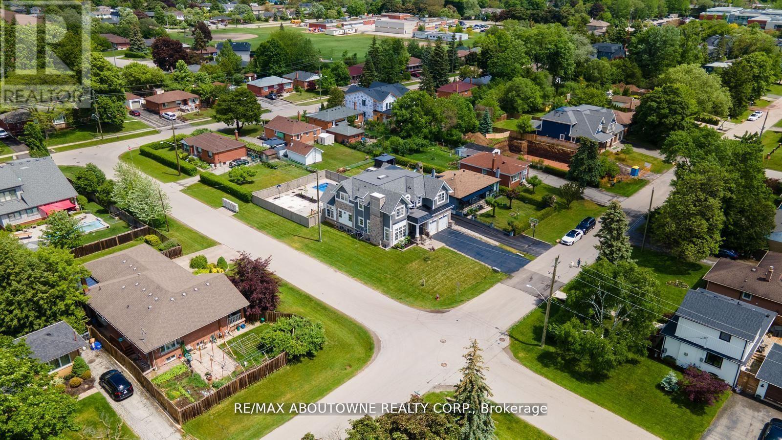 265 Woodale Avenue, Oakville (Wo West), Ontario  L6K 2N3 - Photo 38 - W12207979