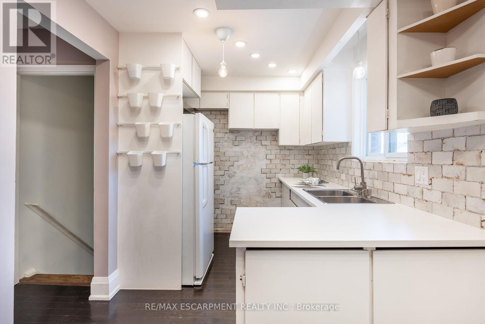 2375 Gareth Road S, Mississauga (Port Credit), Ontario  L5B 1Z4 - Photo 31 - W12207982