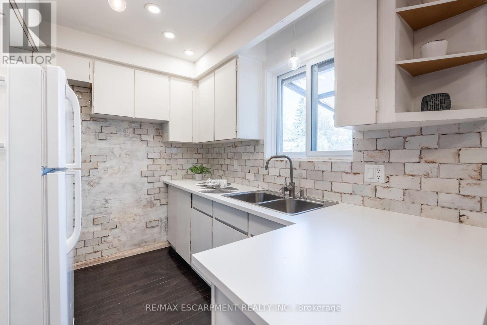 2375 Gareth Road S, Mississauga (Port Credit), Ontario  L5B 1Z4 - Photo 32 - W12207982