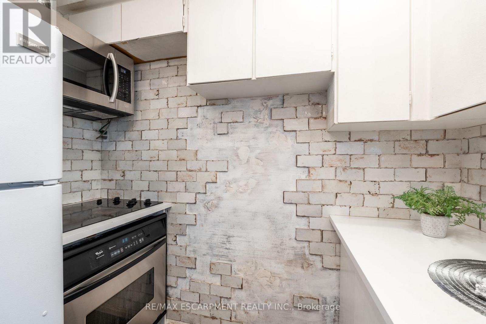 2375 Gareth Road S, Mississauga (Port Credit), Ontario  L5B 1Z4 - Photo 33 - W12207982