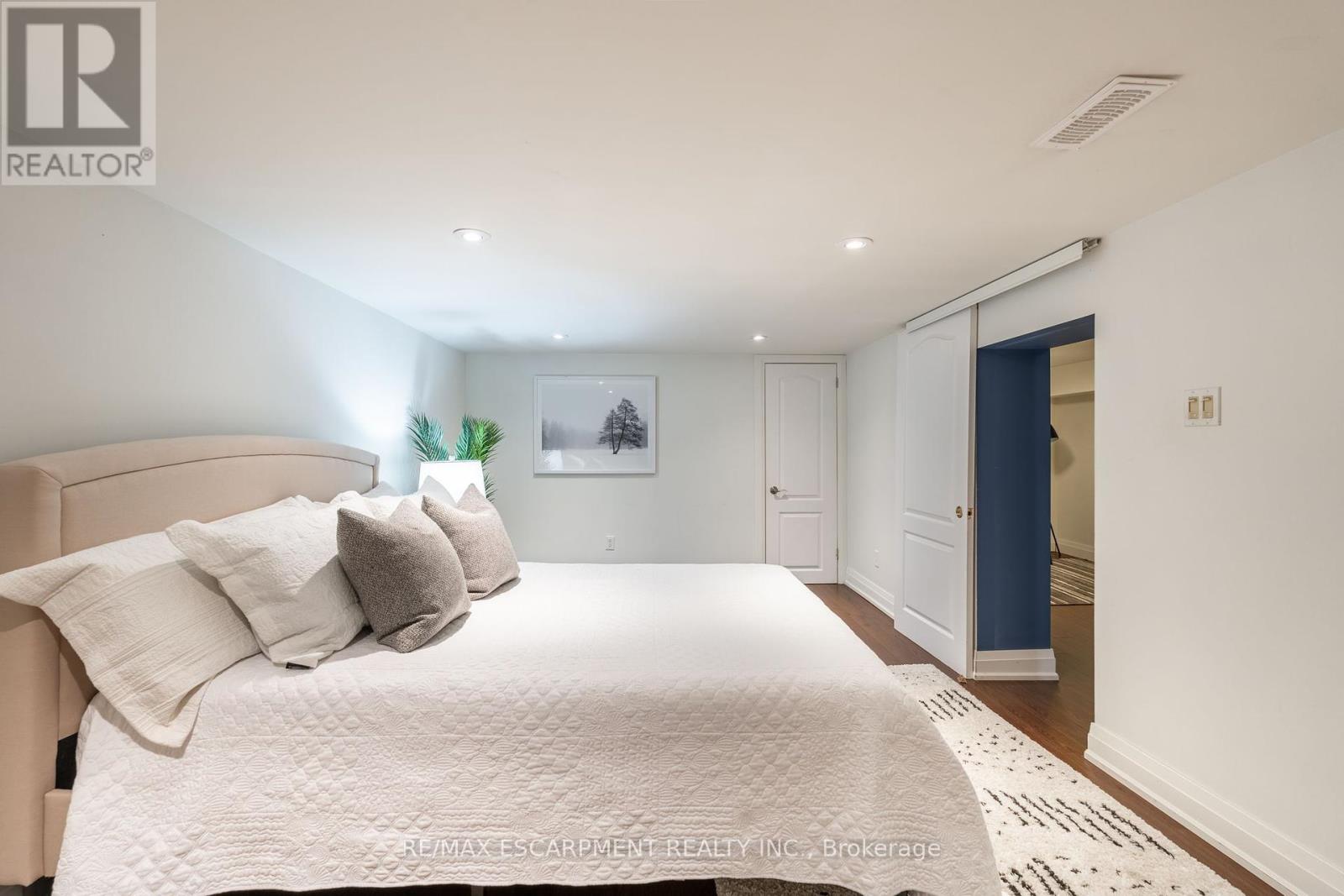 2375 Gareth Road S, Mississauga (Port Credit), Ontario  L5B 1Z4 - Photo 45 - W12207982