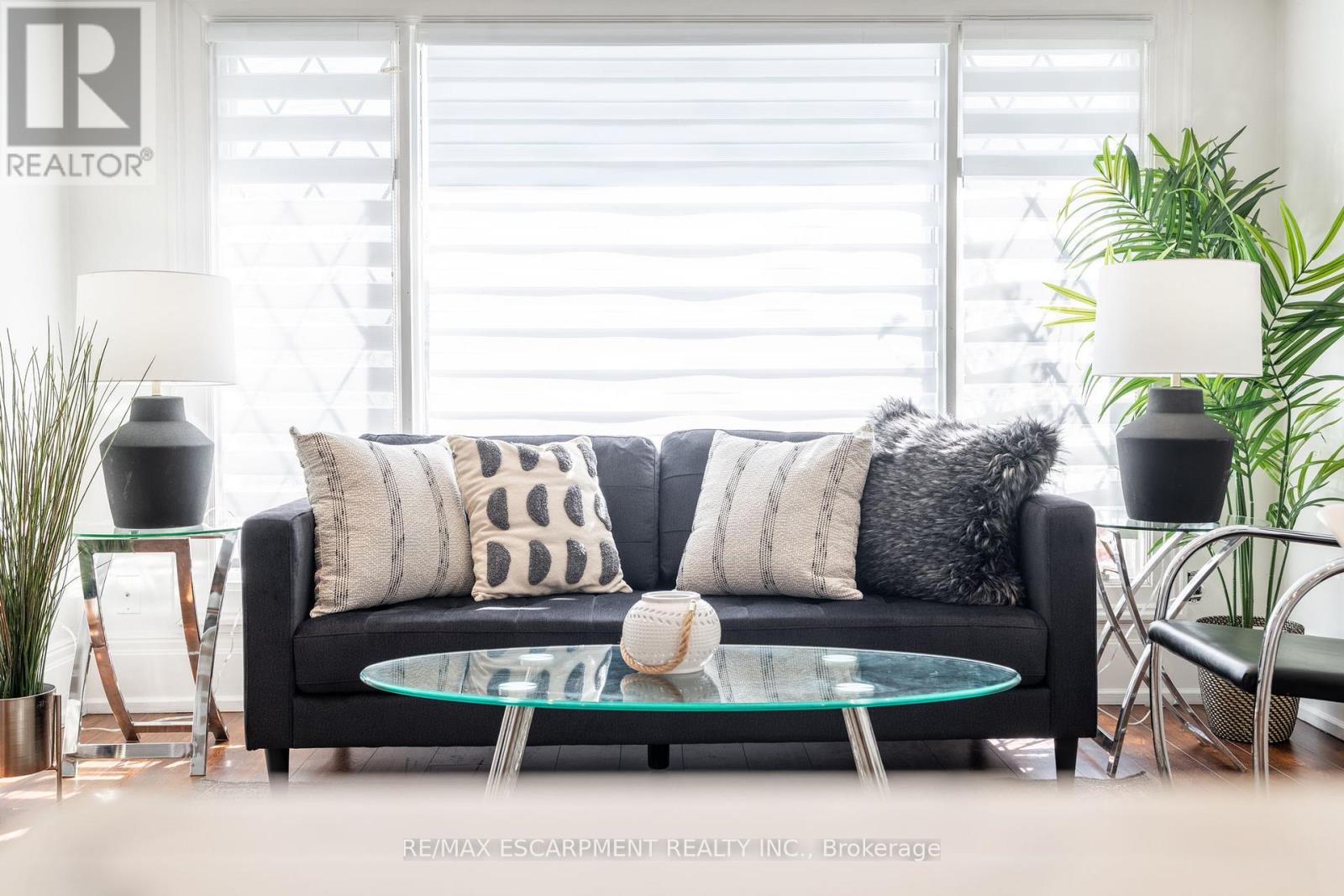 2375 Gareth Road S, Mississauga (Port Credit), Ontario  L5B 1Z4 - Photo 6 - W12207982