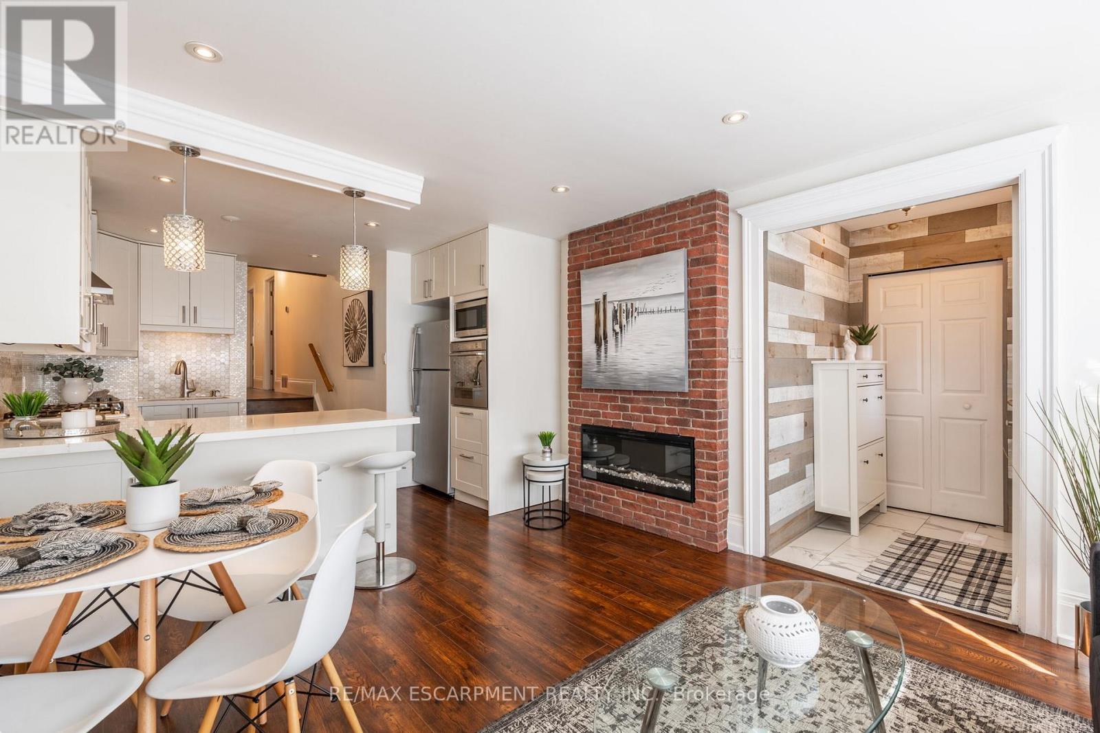 2375 Gareth Road S, Mississauga (Port Credit), Ontario  L5B 1Z4 - Photo 9 - W12207982