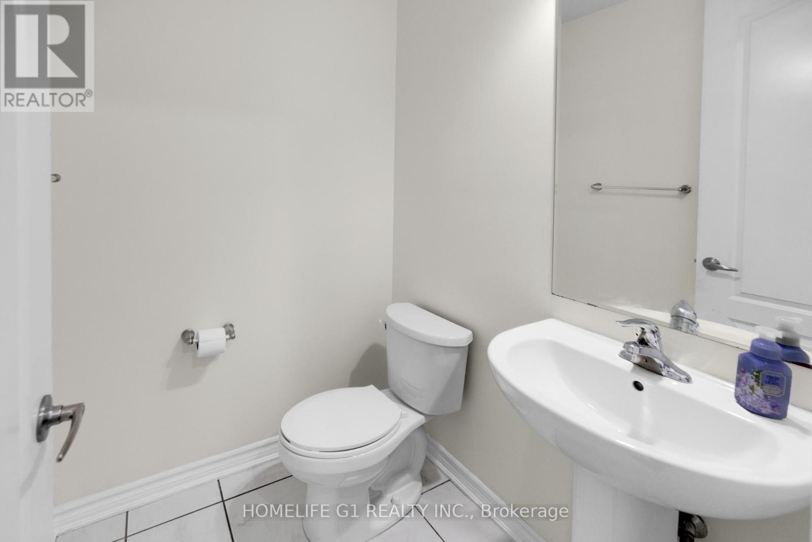 158 Thornbush Boulevard, Brampton (Northwest Brampton), Ontario  L7A 0G4 - Photo 7 - W12207985