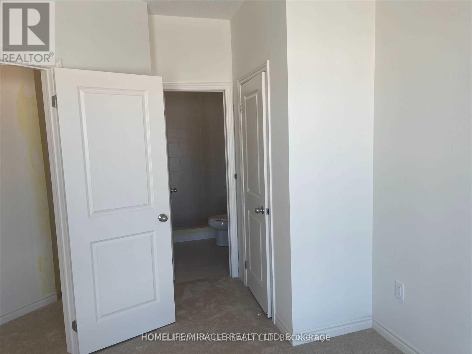 86 Donald Ficht Crescent, Brampton (Northwest Brampton), Ontario  L7A 5H7 - Photo 18 - W12207995