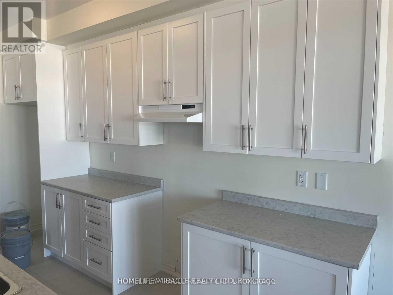 86 Donald Ficht Crescent, Brampton, Ontario  L7A 5H7 - Photo 8 - W12207995