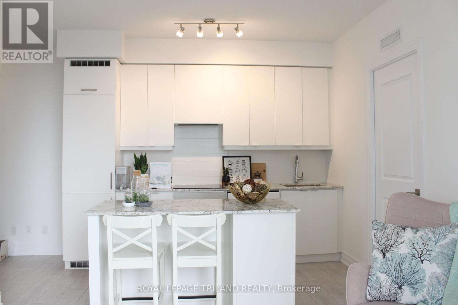 3008 - 30 Elm Drive, Mississauga (City Centre), Ontario  L5B 0N6 - Photo 11 - W12208049