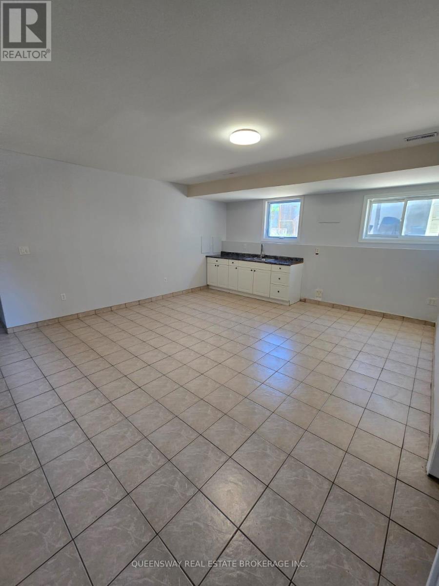 63 Edith Street, St. Catharines (Western Hill), Ontario  L2S 2P8 - Photo 25 - X12207754