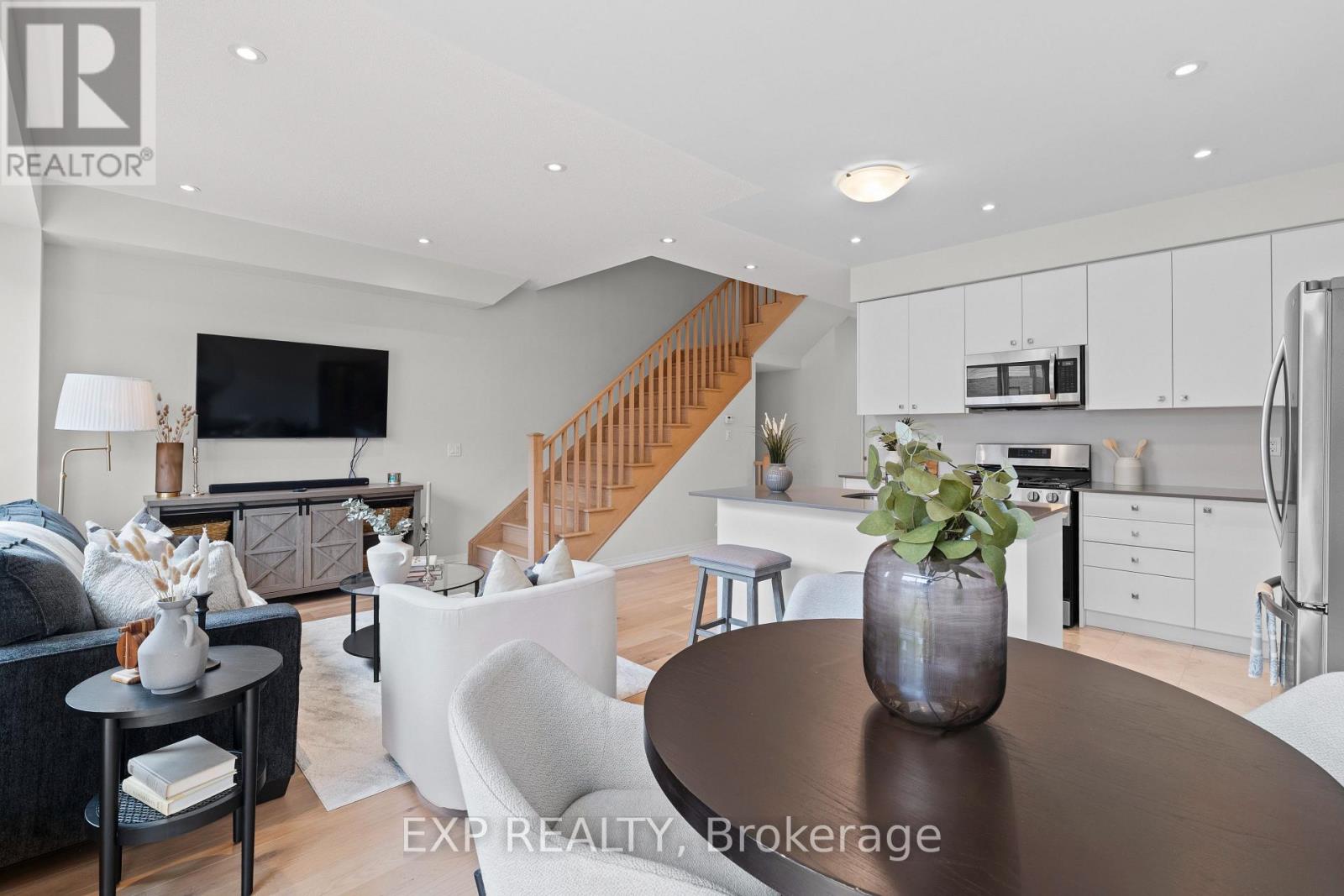 53 Freedom Crescent, Hamilton (Mount Hope), Ontario  L0R 1W0 - Photo 13 - X12207807