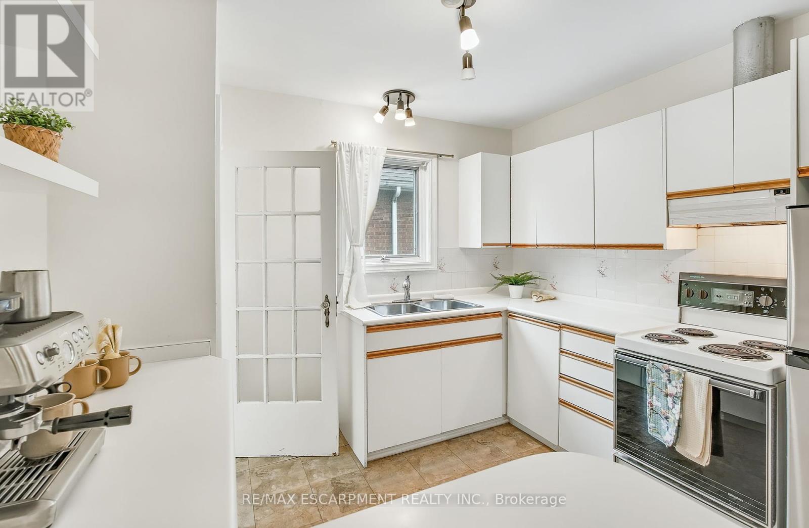 117 Norwood Road, Hamilton, Ontario  L8S 3R3 - Photo 12 - X12207993