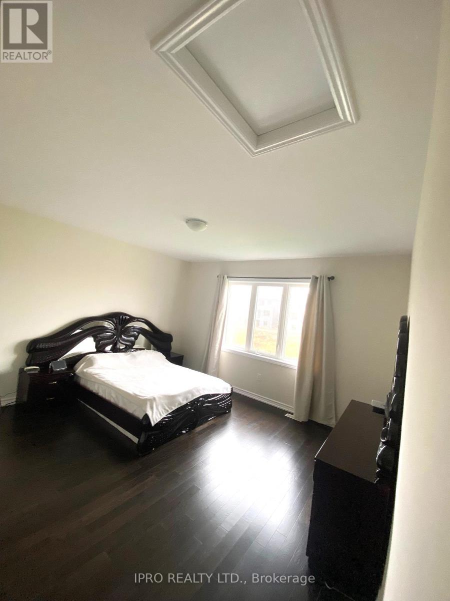 50 Explorer Way, Thorold, Ontario  L2V 0K1 - Photo 12 - X12208002