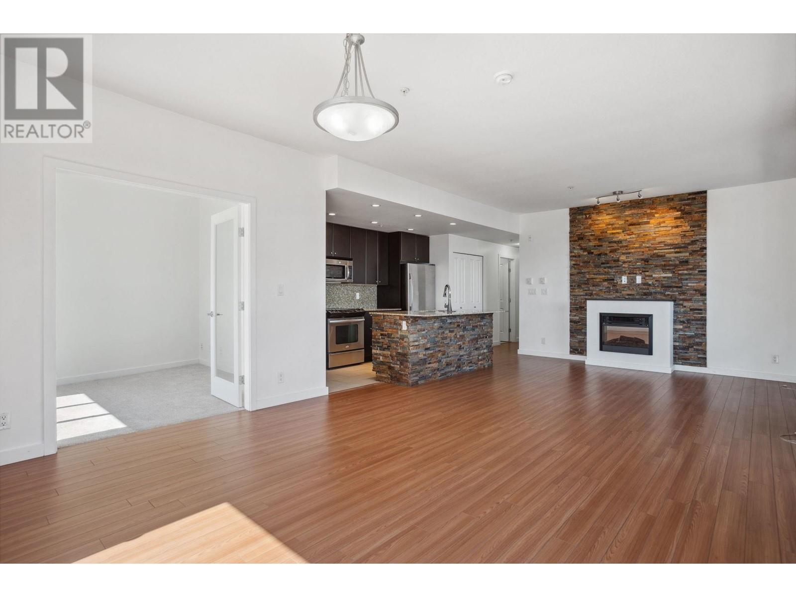 306 225 Francis Way, New Westminster, British Columbia  V3L 0G1 - Photo 2 - R3013132