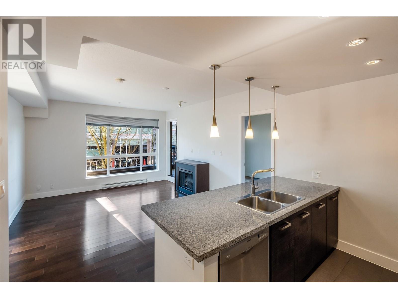 209 2957 Glen Drive, Coquitlam, British Columbia  V3B 0B5 - Photo 6 - R3013148