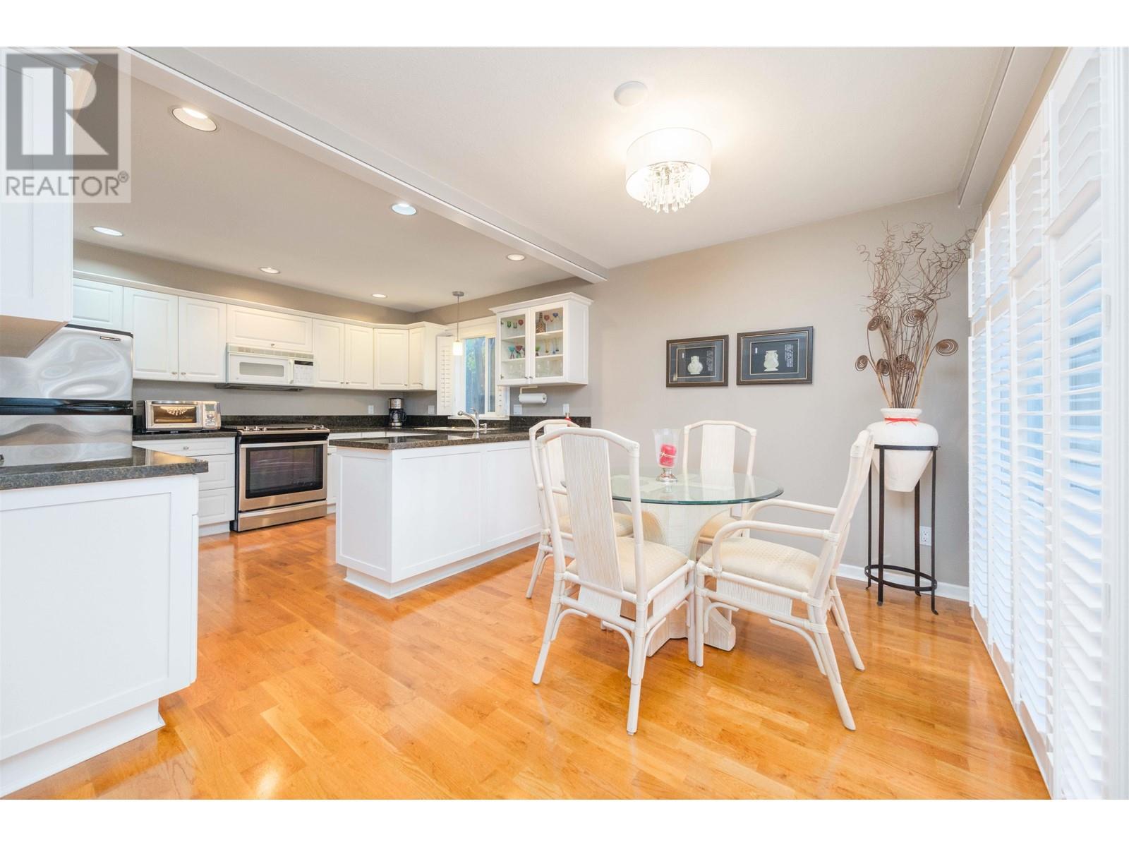 209 288 E 6th Street, North Vancouver, British Columbia  V7L 1P5 - Photo 3 - R3013174