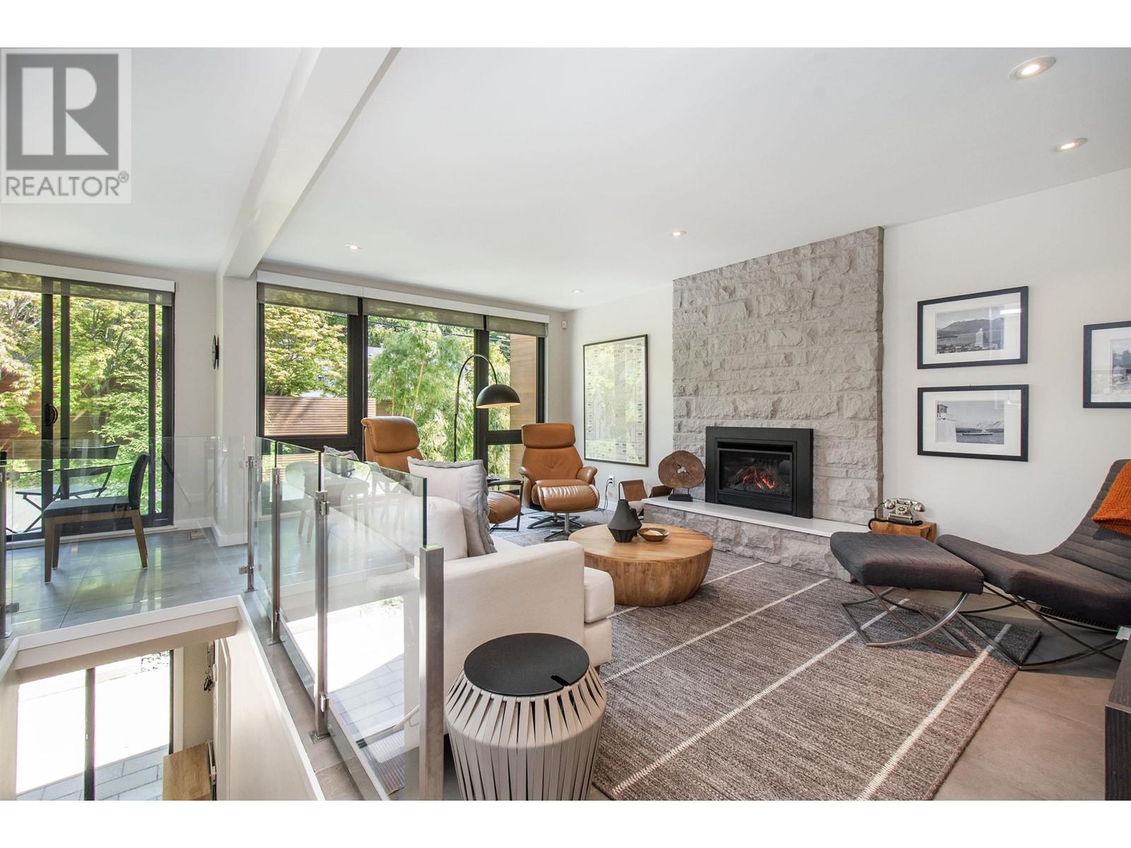 3895 Lonsdale Avenue, North Vancouver, British Columbia  V7N 3K8 - Photo 8 - R3013157